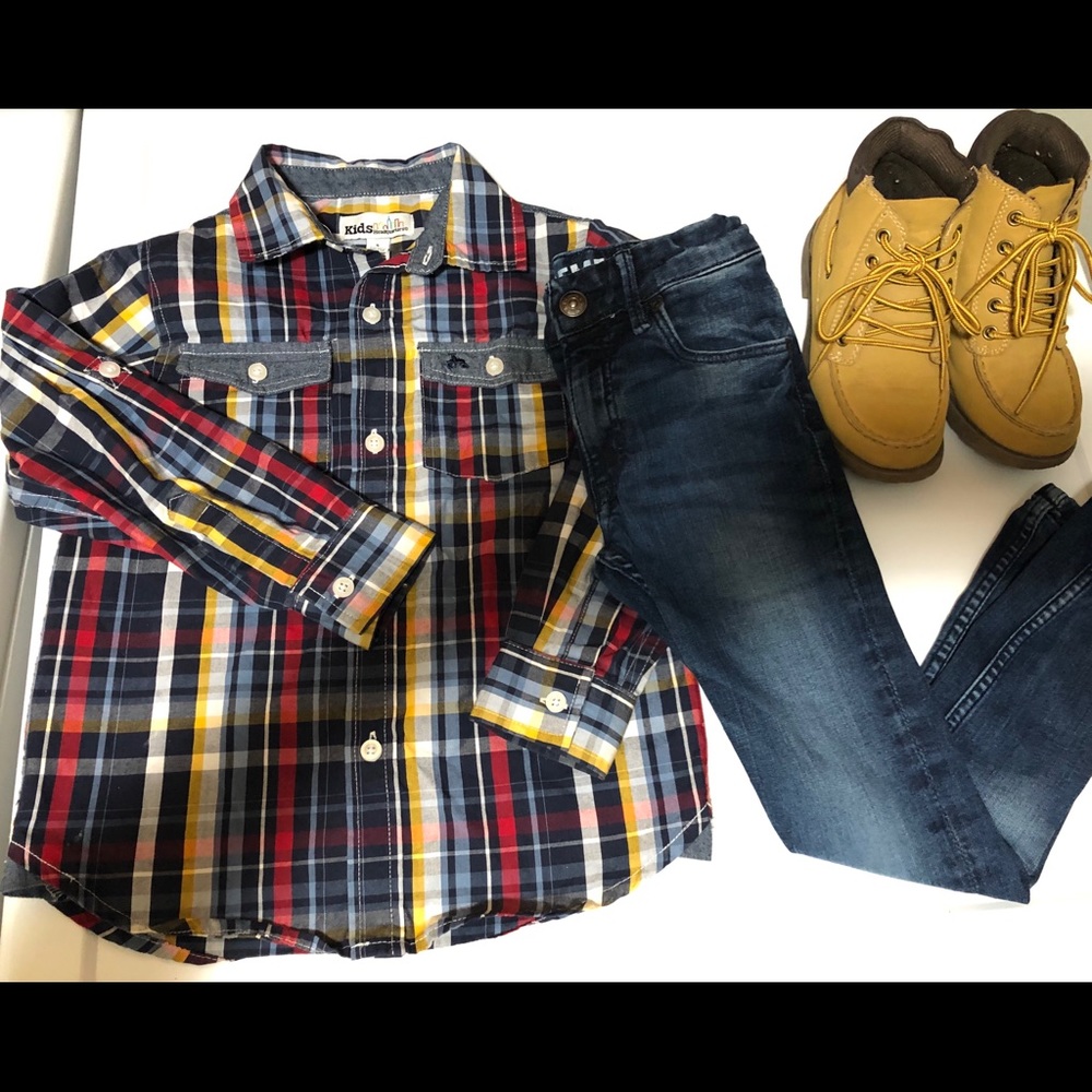 Boys outfit size 5/6, shoe size 12